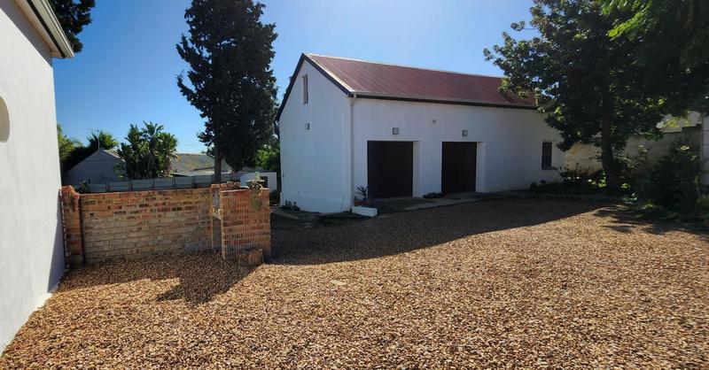 4 Bedroom Property for Sale in Bergzicht Western Cape